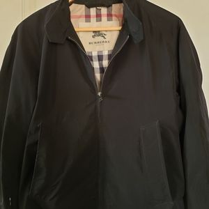 Burberry wind coat black, Size Medium